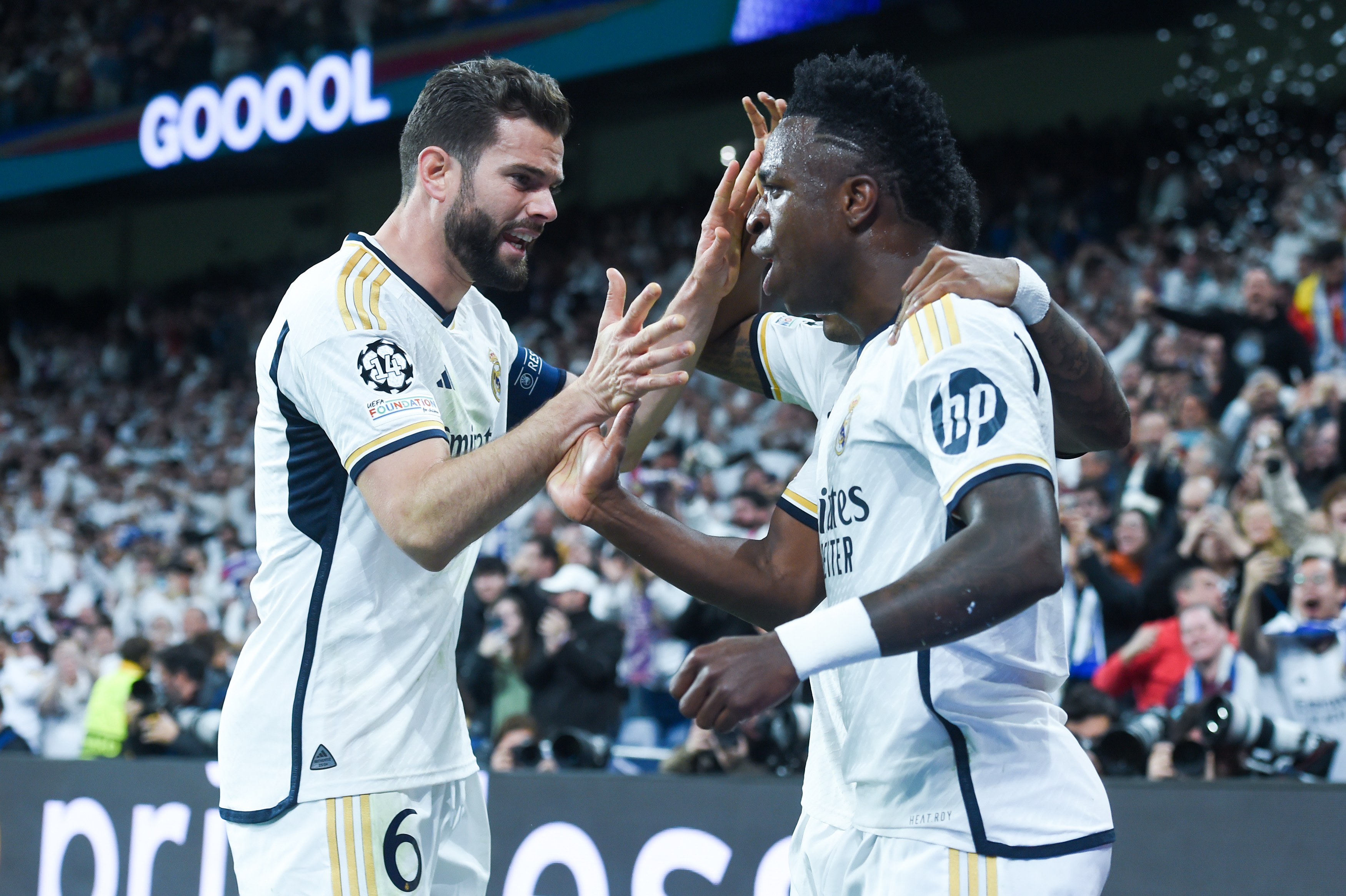 lol下载-包含赛后CBA常规赛传出新动向；尤文图斯更衣室发声；管理层表态：更衣室稳定；更衣室氛围转暖的词条