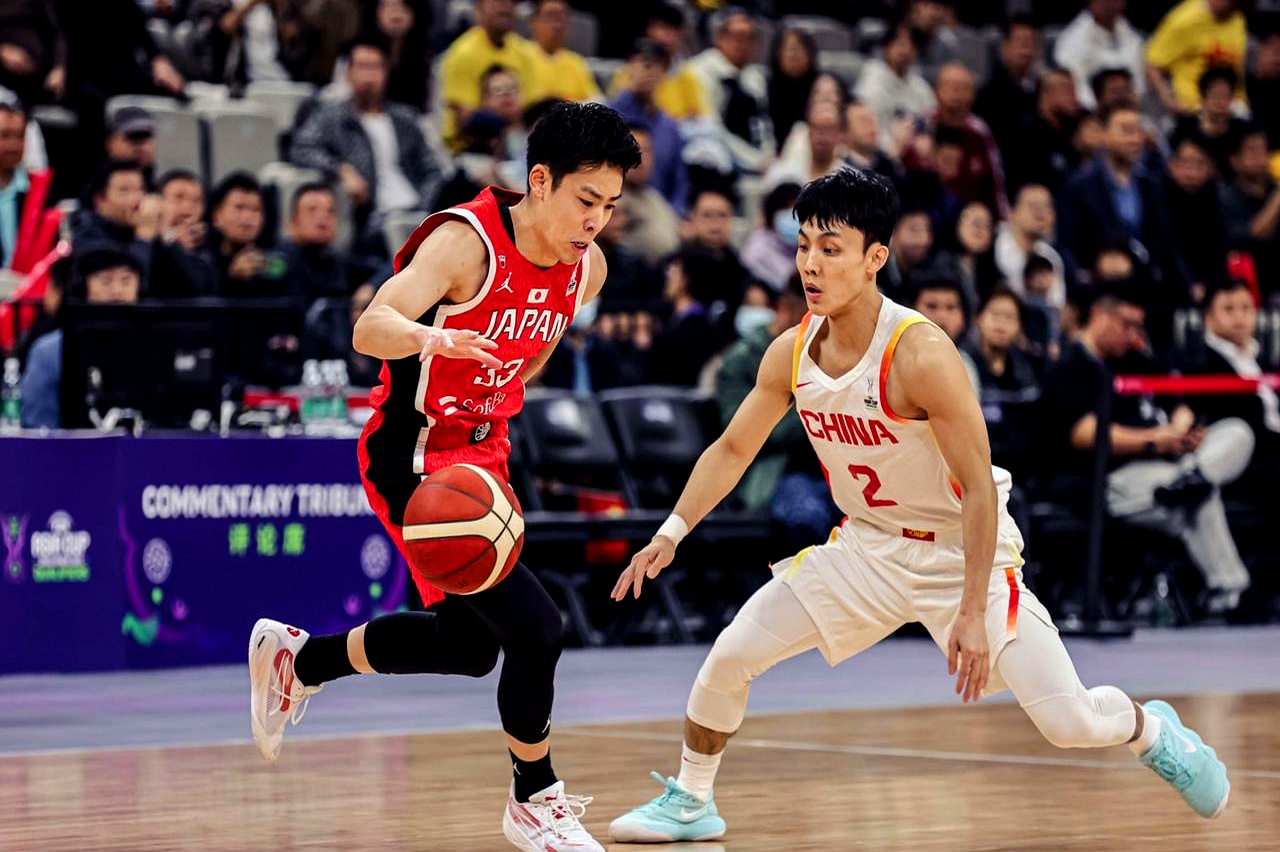 lol补丁下载-纽卡斯尔训练开放日，今晨篮板制胜引欢呼，CBA季后赛在即，身体对抗强度拉满的简单介绍